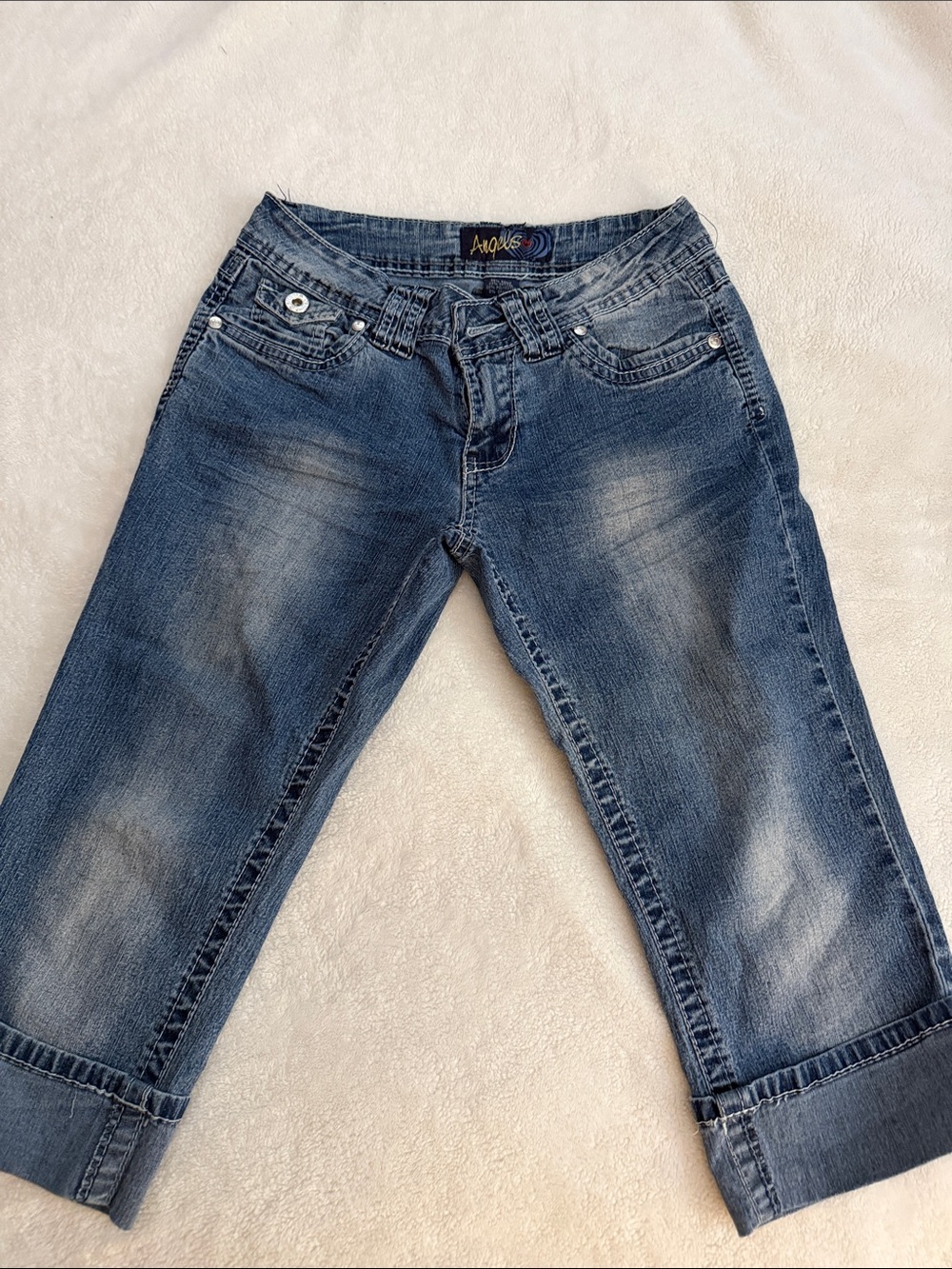 Junior’s Blue Denim Cropped Jeans